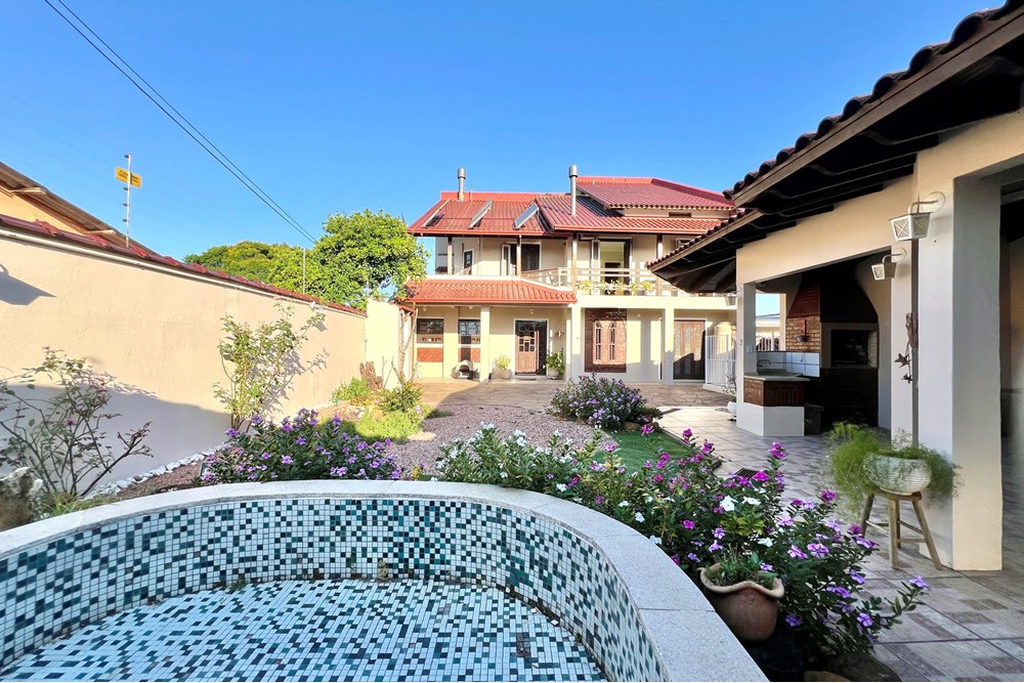 Casa para venda no bairro Harmonia em Canoas