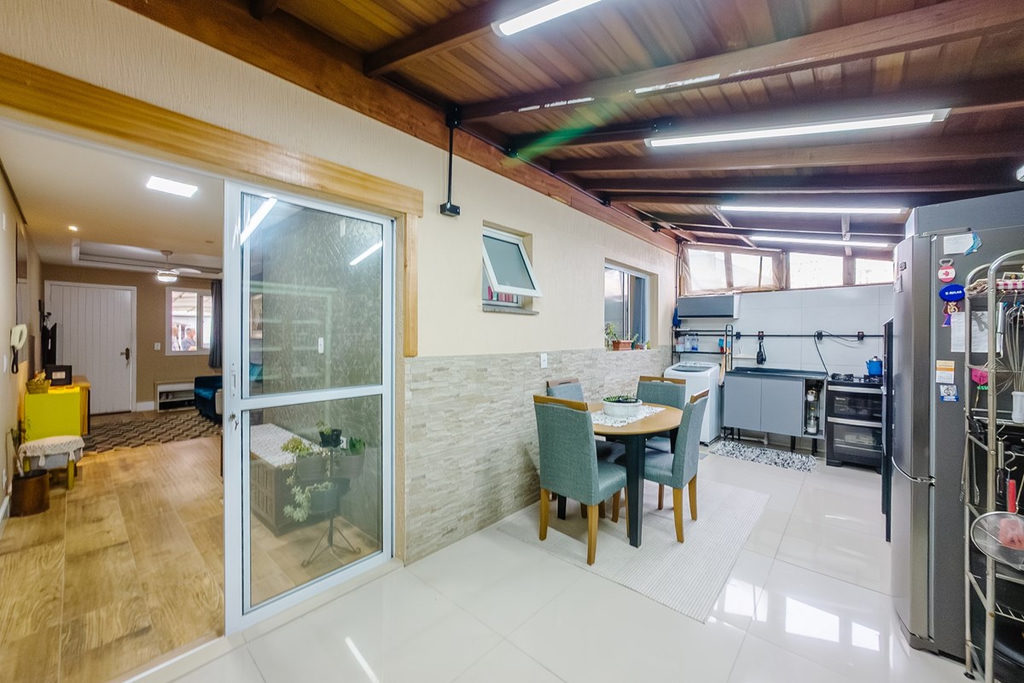 Casa em Condomínio para venda no bairro São Luis em Canoas