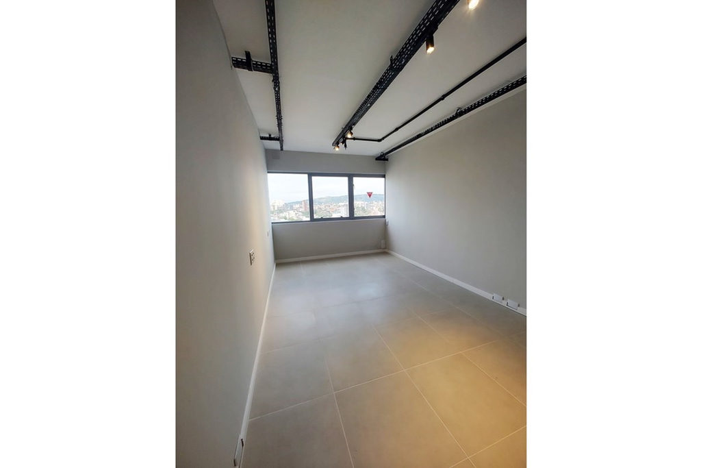 Sala para venda no bairro São Sebastião em Porto Alegre