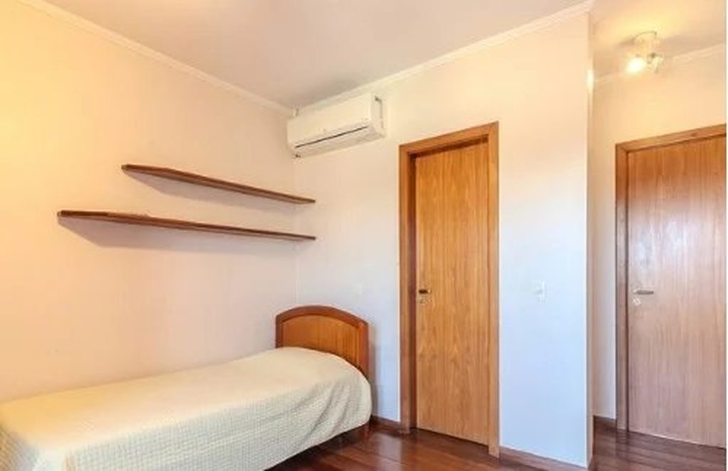 Casa para venda no bairro Jardim São Pedro em Porto Alegre