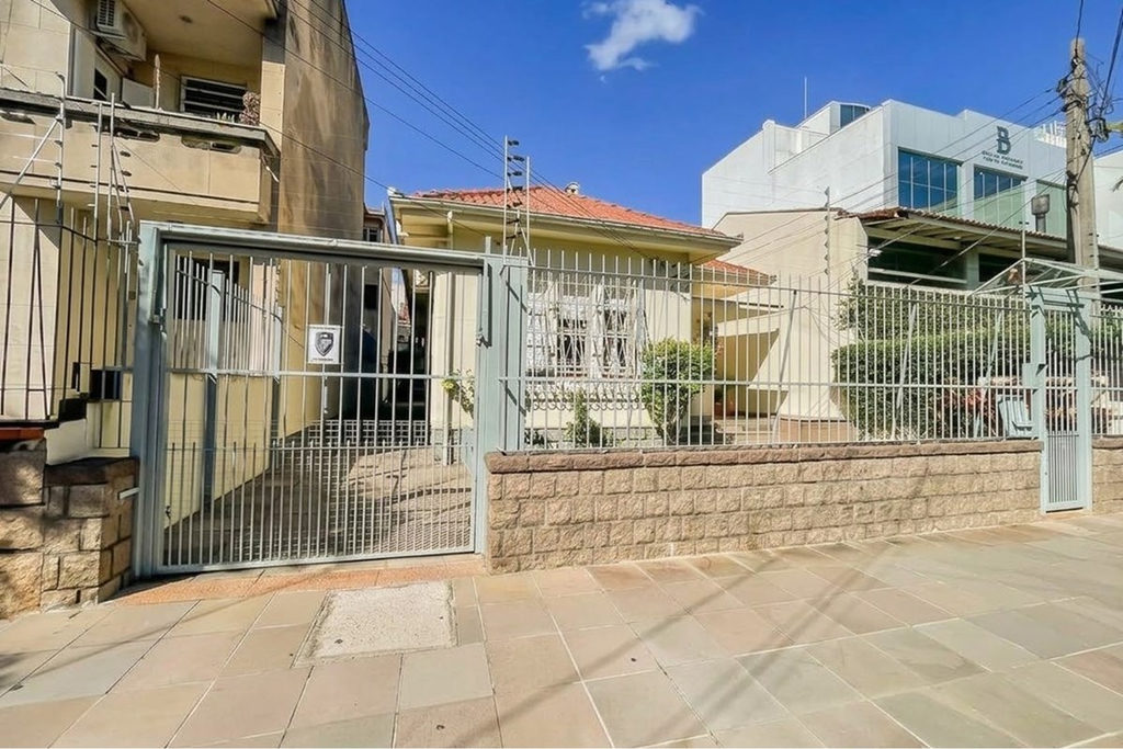 Casa para venda no bairro Menino Deus em Porto Alegre