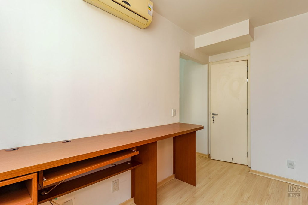 Apartamento para venda no bairro Passo da Areia em Porto Alegre