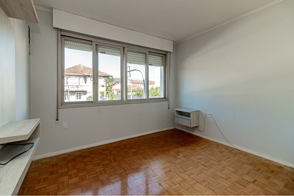 Apartamento para venda no bairro Medianeira em Porto Alegre