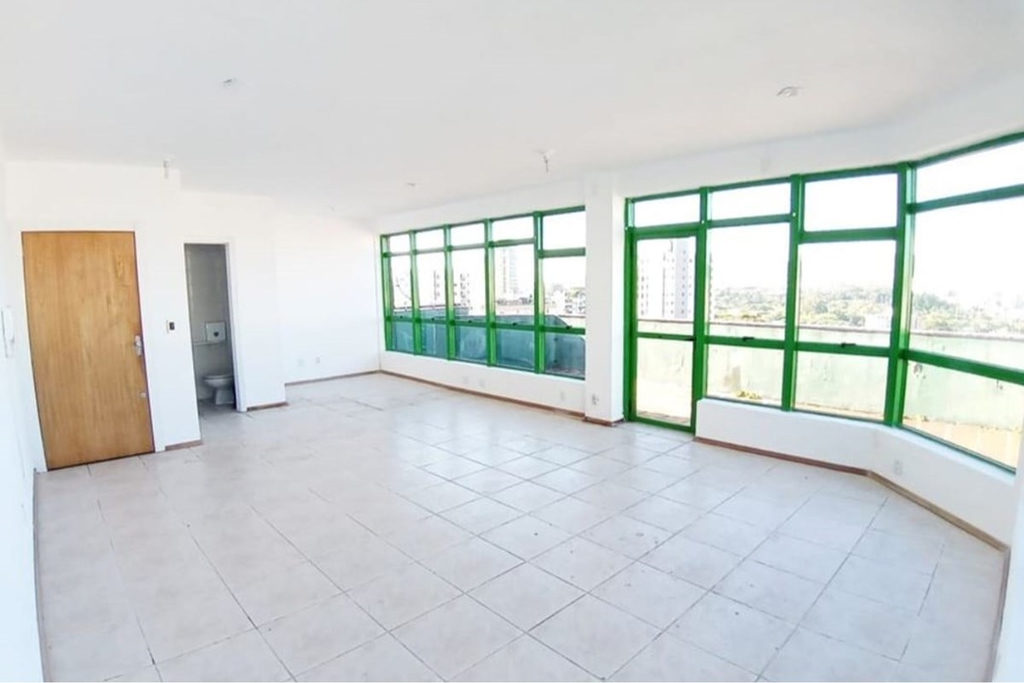 Sala para venda no bairro Petrópolis em Porto Alegre
