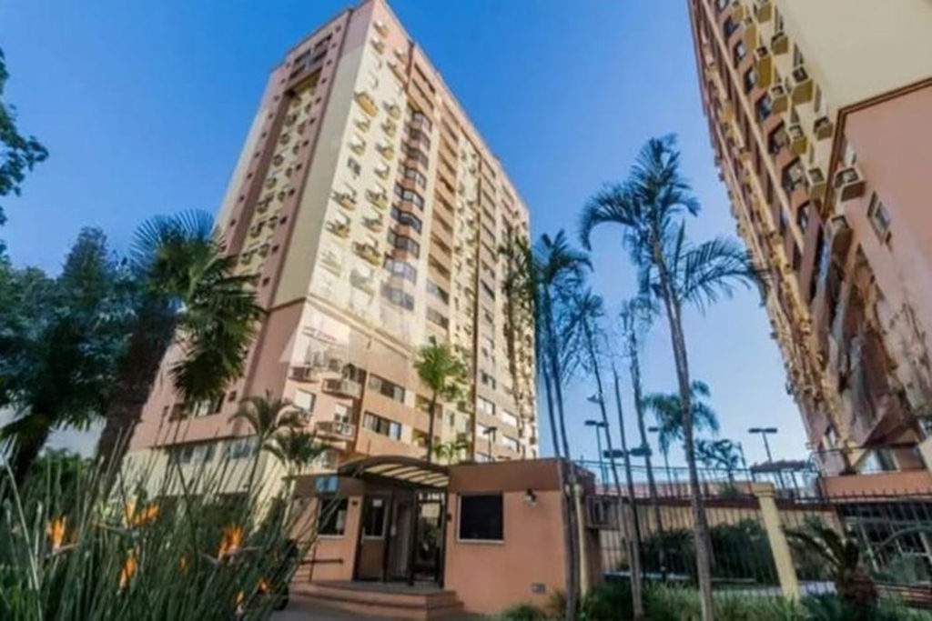 Apartamento para venda no bairro Vila Ipiranga em Porto Alegre