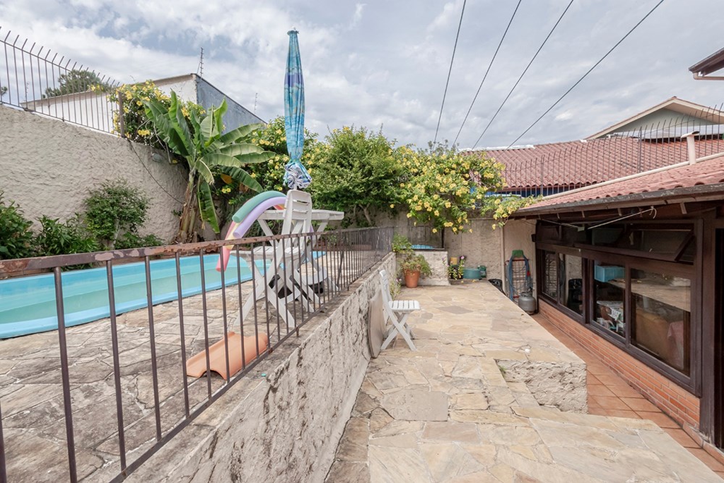 Casa para venda no bairro Jardim Itu Sabará em Porto Alegre