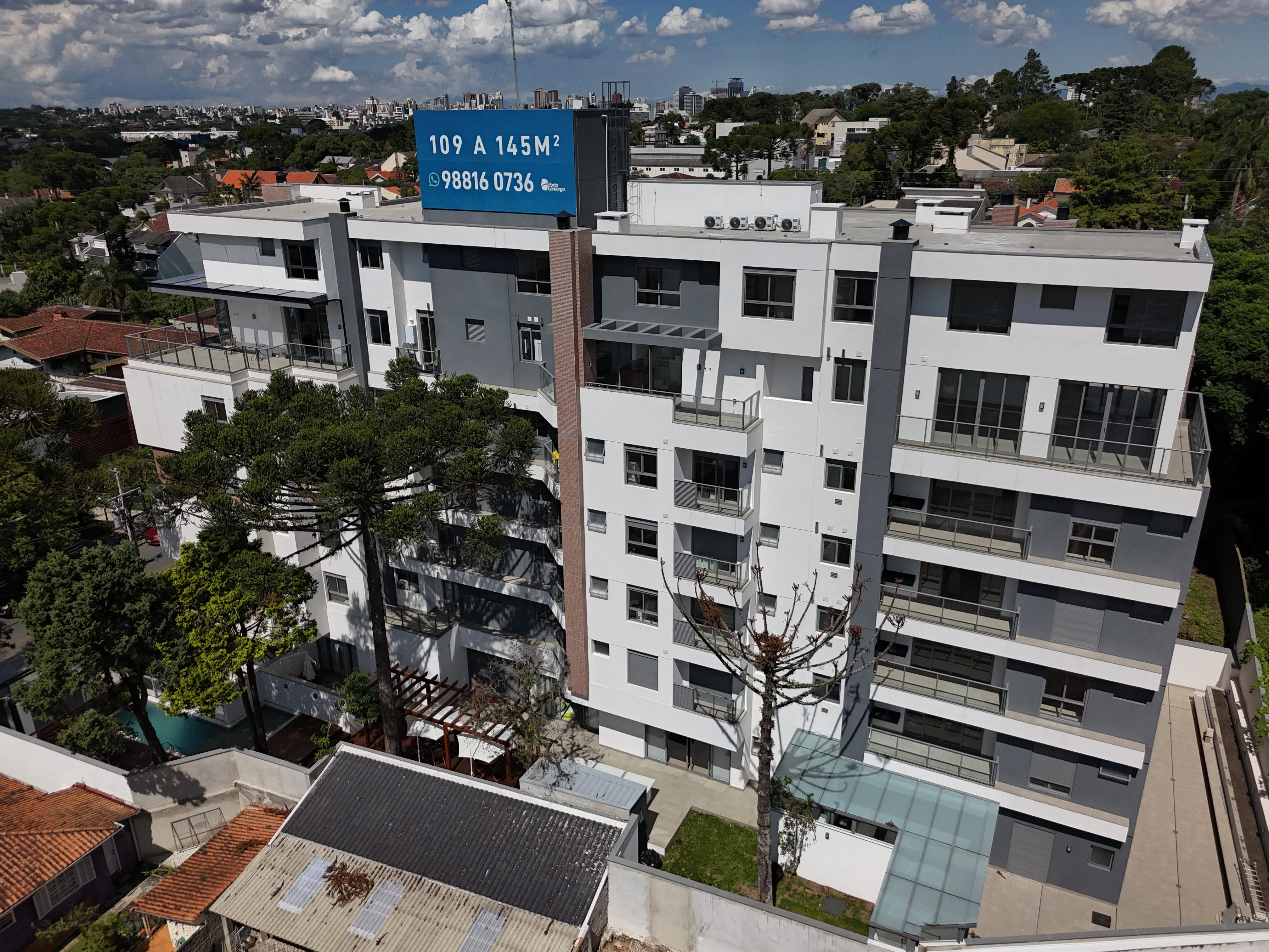 Imagem 2 - em Mercês, Curitiba - PR