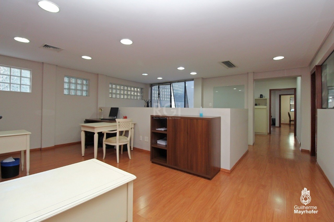 Comercial de 440m² no bairro Auxiliadora, em Porto Alegre | Eu Corretor