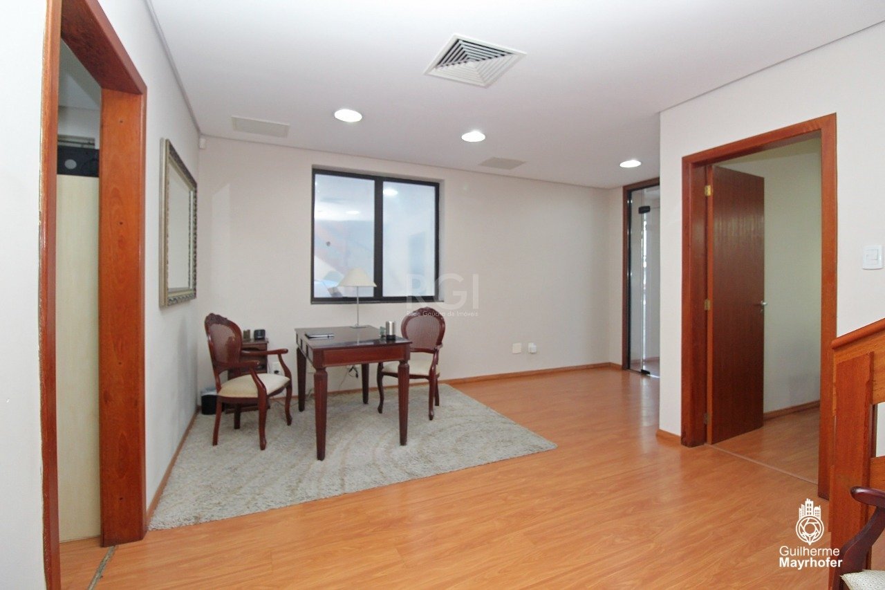 Comercial de 440m² no bairro Auxiliadora, em Porto Alegre | Eu Corretor