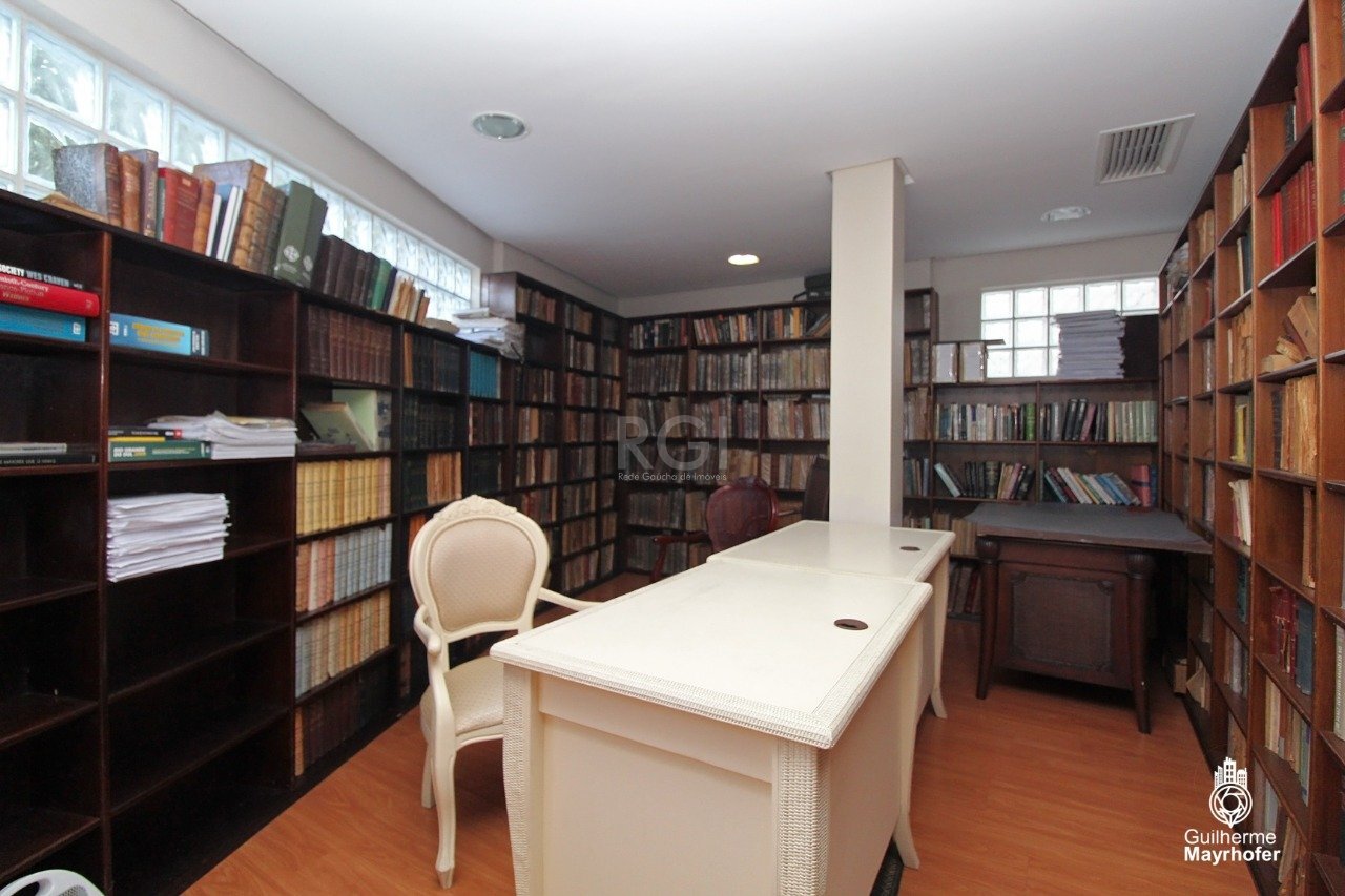 Comercial de 440m² no bairro Auxiliadora, em Porto Alegre | Eu Corretor