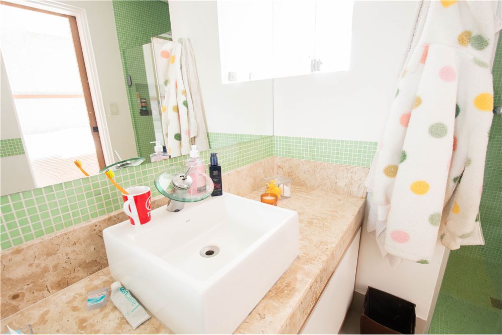 VOSA 2182 Apto 601241014-31 - REMAX Ville Exclusividades