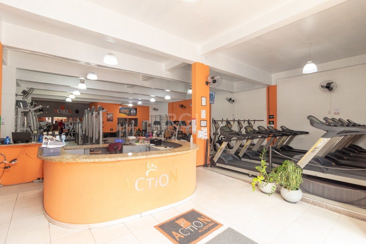 Comercial de 1700m² no bairro Jardim Lindóia, em Porto Alegre | Eu Corretor