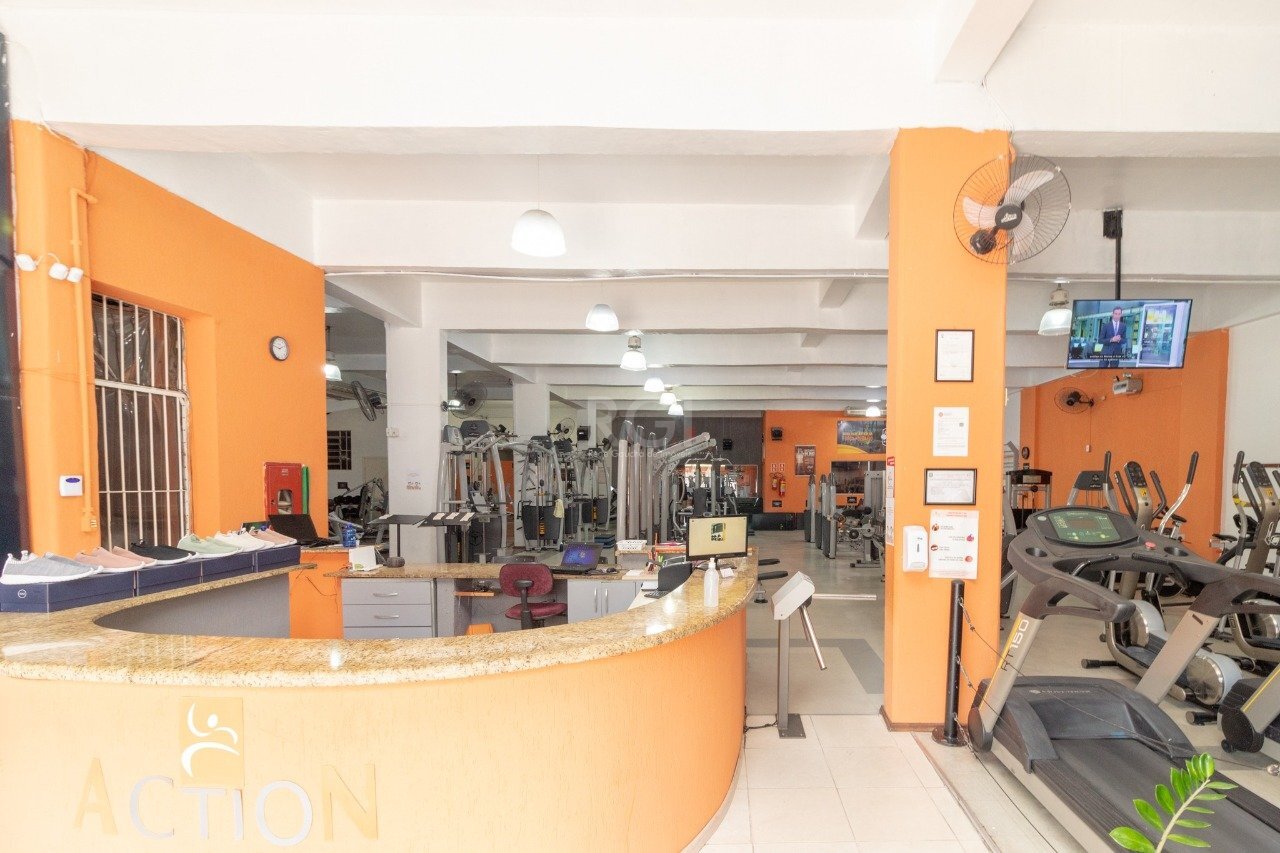 Comercial de 1700m² no bairro Jardim Lindóia, em Porto Alegre | Eu Corretor