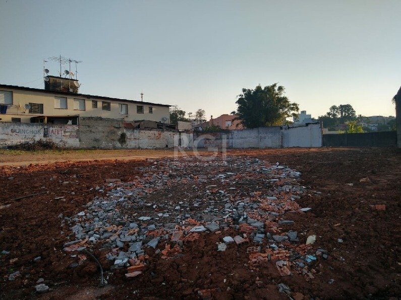 Residencial Multifamiliar de 1248m² no bairro Vila Jardim, em Porto Alegre | Eu Corretor