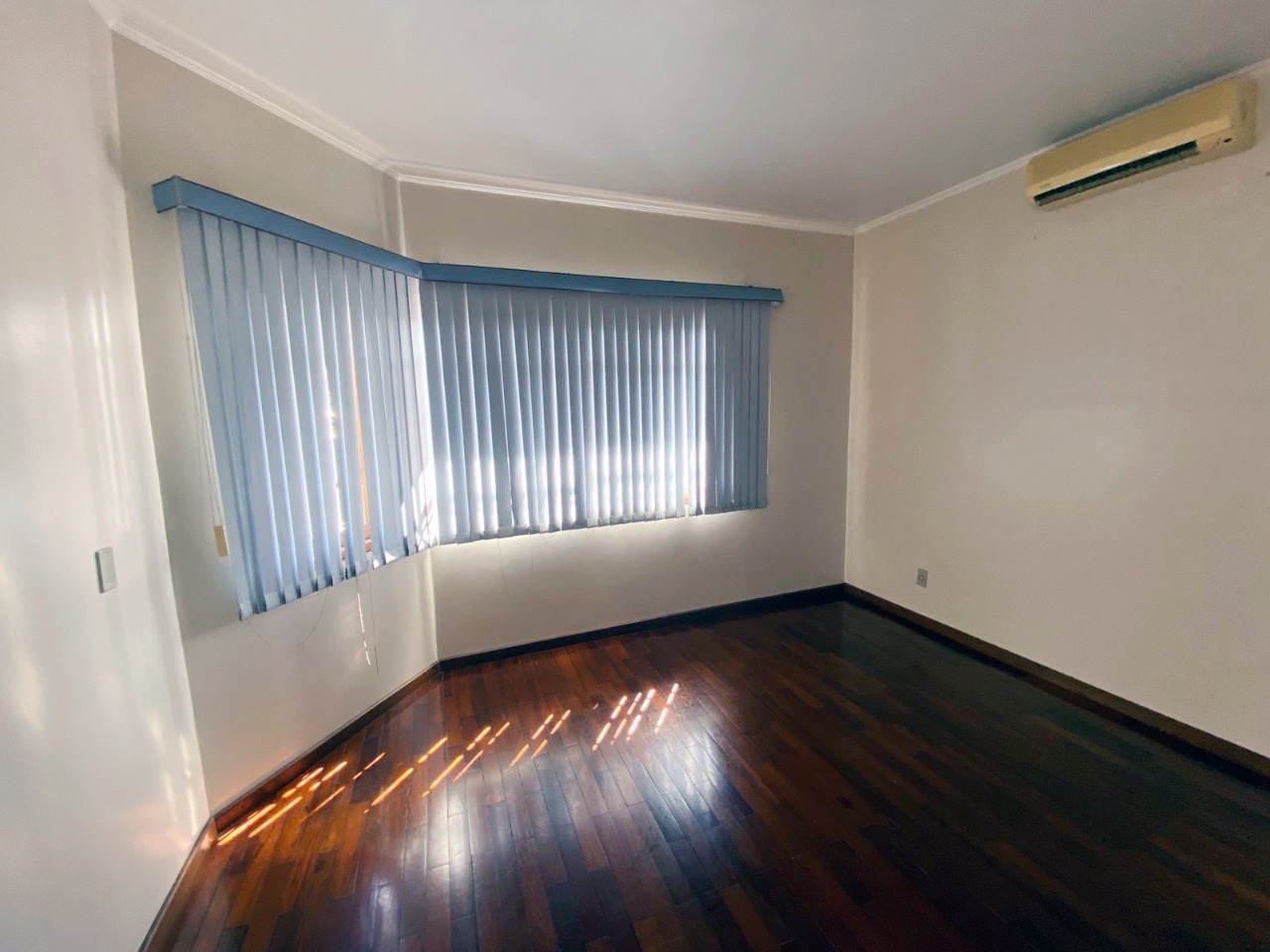 Residencial Multifamiliar de 3 quartos, 288m² no bairro Passo da Areia, em Porto Alegre | Eu Corretor