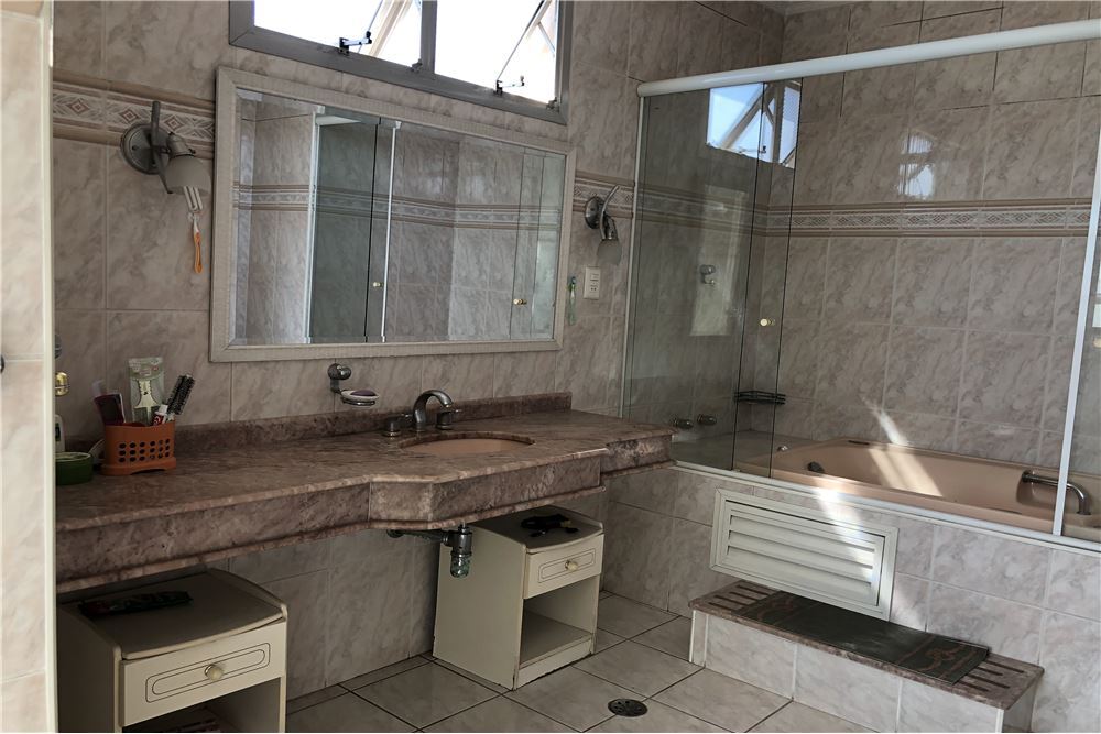 CLF 115 Apto 602031006-21 - REMAX Classique Exclusividades