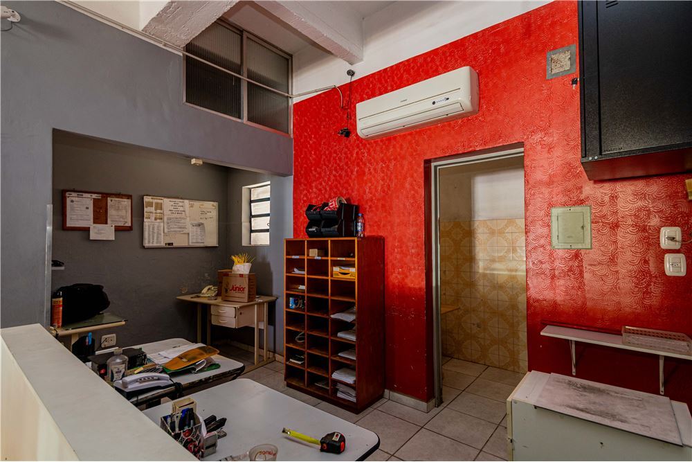 Comercial de 350m² no bairro Santa Maria Goretti, em Porto Alegre | Eu Corretor