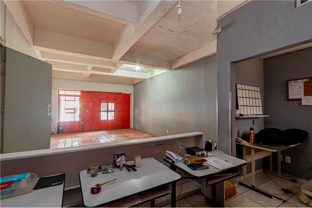 Comercial de 350m² no bairro Santa Maria Goretti, em Porto Alegre | Eu Corretor
