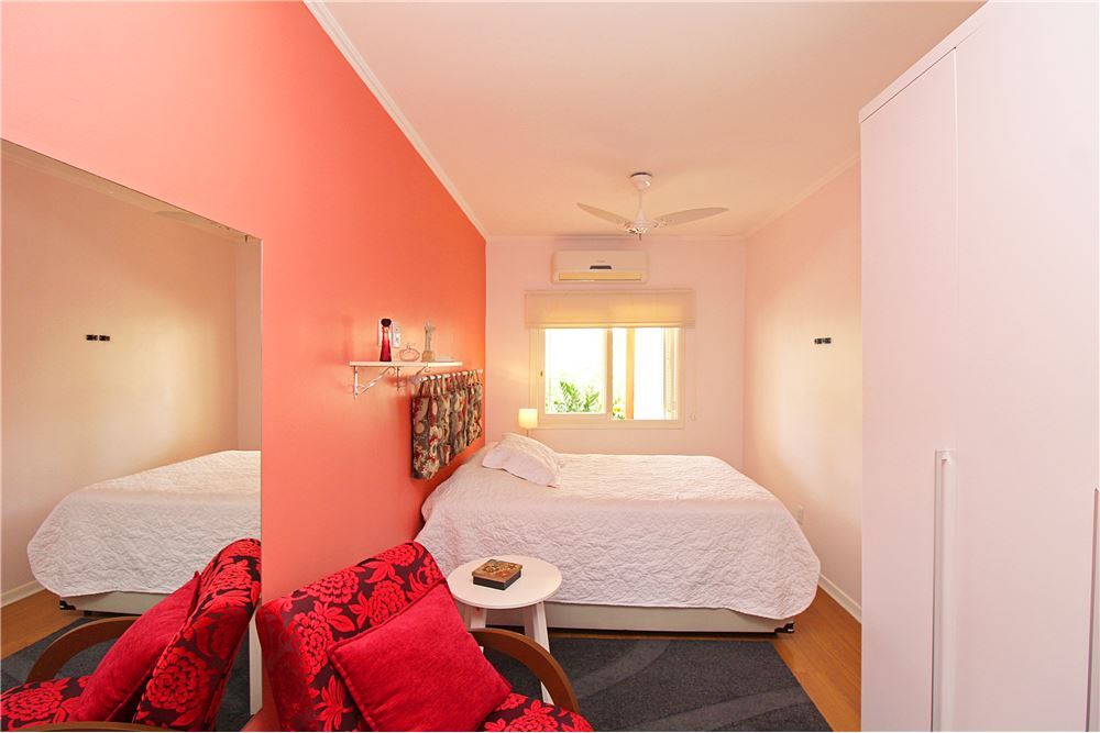 Residencial Multifamiliar de 3 quartos, 198m² no bairro Medianeira, em Porto Alegre | Eu Corretor