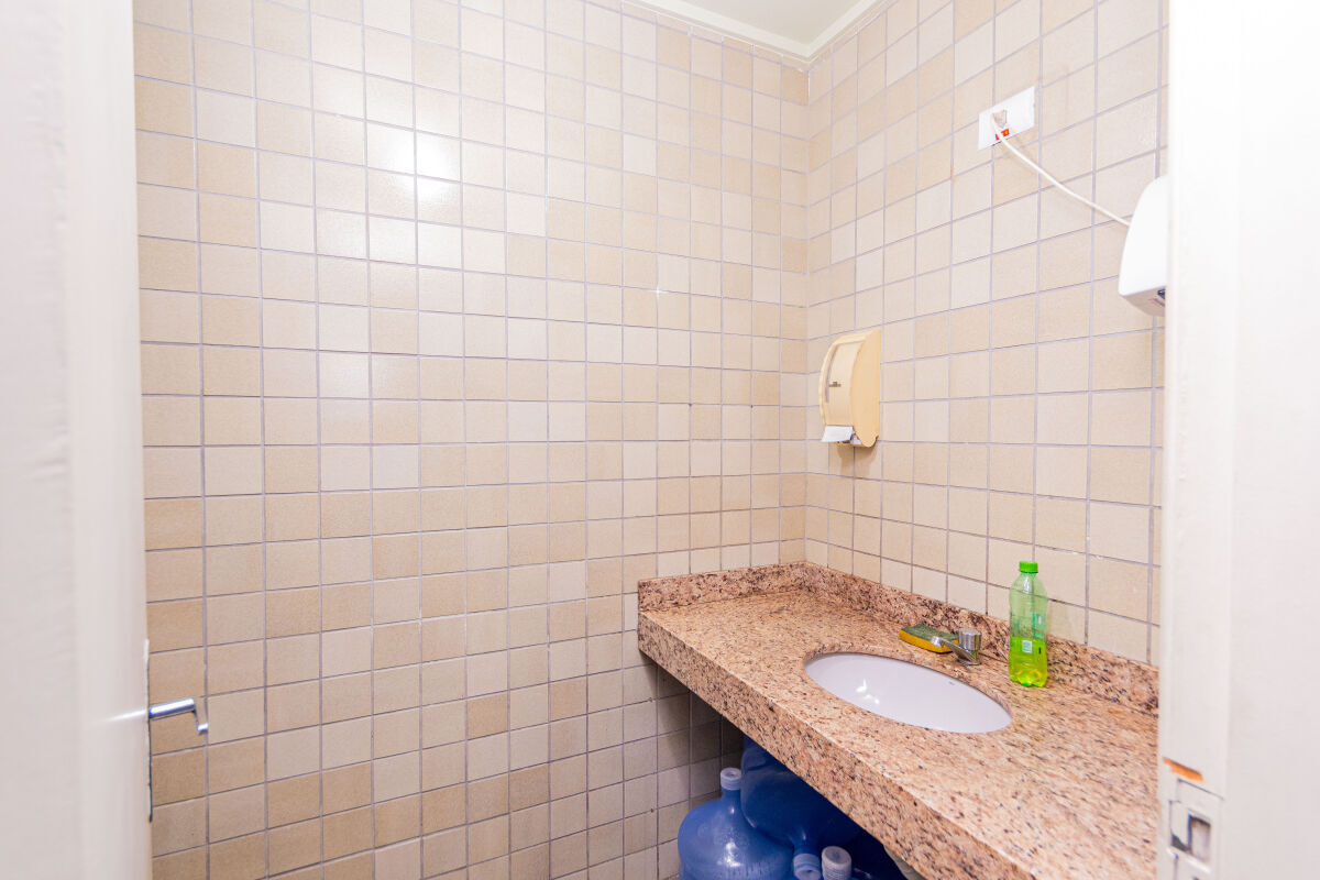Comercial de 580m² no bairro Navegantes, em Porto Alegre | Eu Corretor