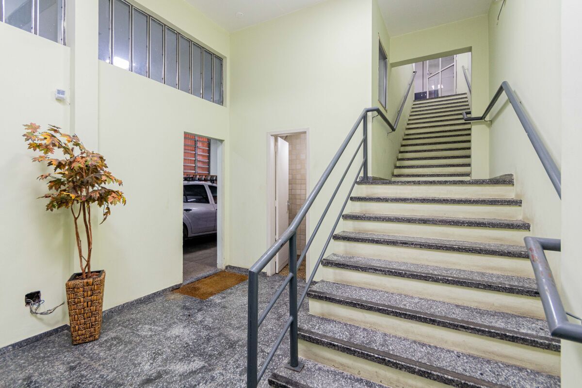 Comercial de 580m² no bairro Navegantes, em Porto Alegre | Eu Corretor