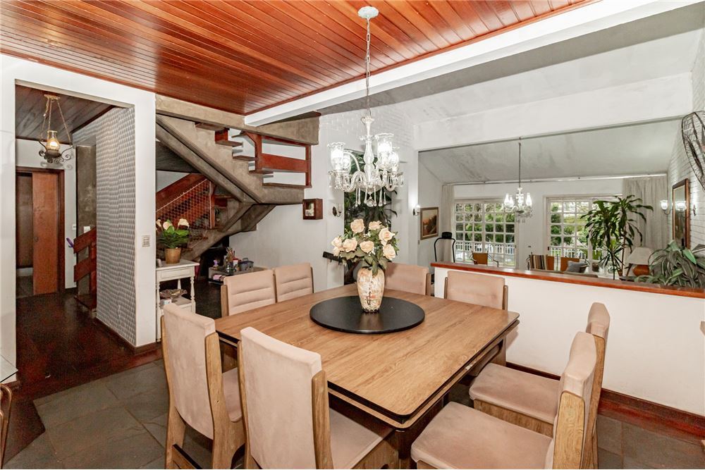 Residencial Multifamiliar de 6 quartos, 390m² no bairro Boa Vista, em Porto Alegre | Eu Corretor
