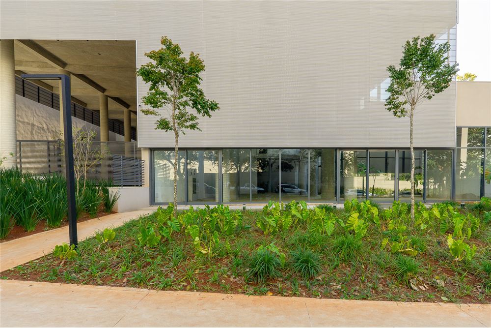 ADLMP 366 Loja 601131004-96 - REMAX Ares Exclusividades