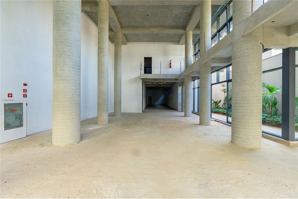 ADLMP 366 Loja 601131004-96 - REMAX Ares Exclusividades