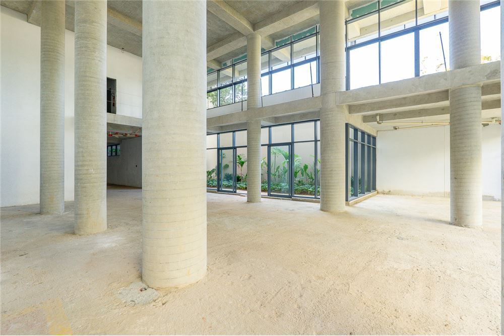 ADLMP 366 Loja 601131004-96 - REMAX Ares Exclusividades