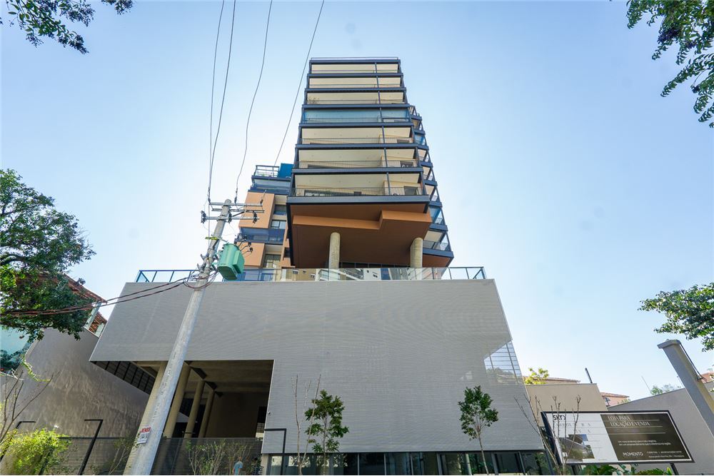 ADLMP 366 Loja 601131004-96 - REMAX Ares Exclusividades