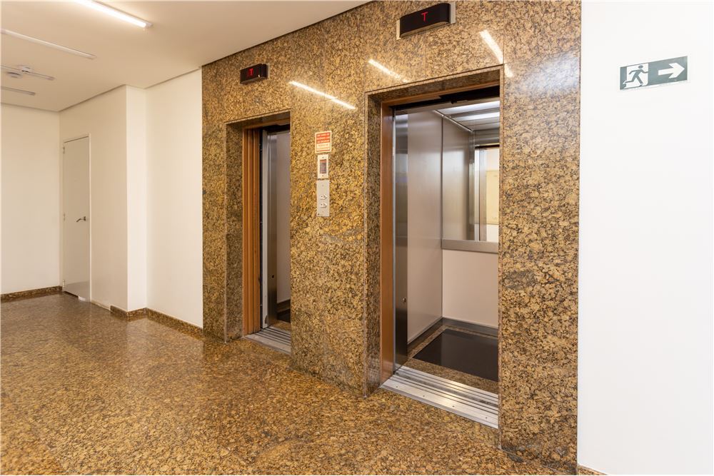 Comercial de 43m² no bairro Floresta, em Porto Alegre | Eu Corretor