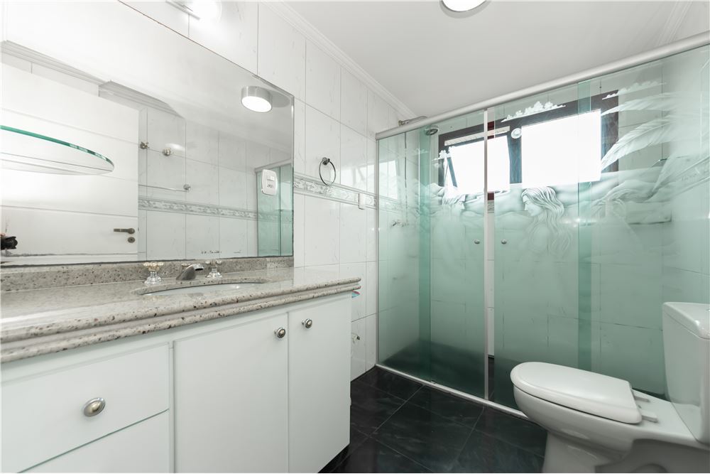 VFB 298 Apto 601811001-43 - REMAX HomeVision Exclusividades