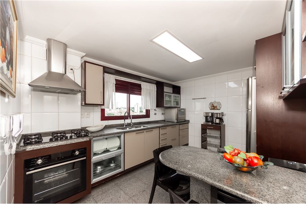 VFB 298 Apto 601811001-43 - REMAX HomeVision Exclusividades