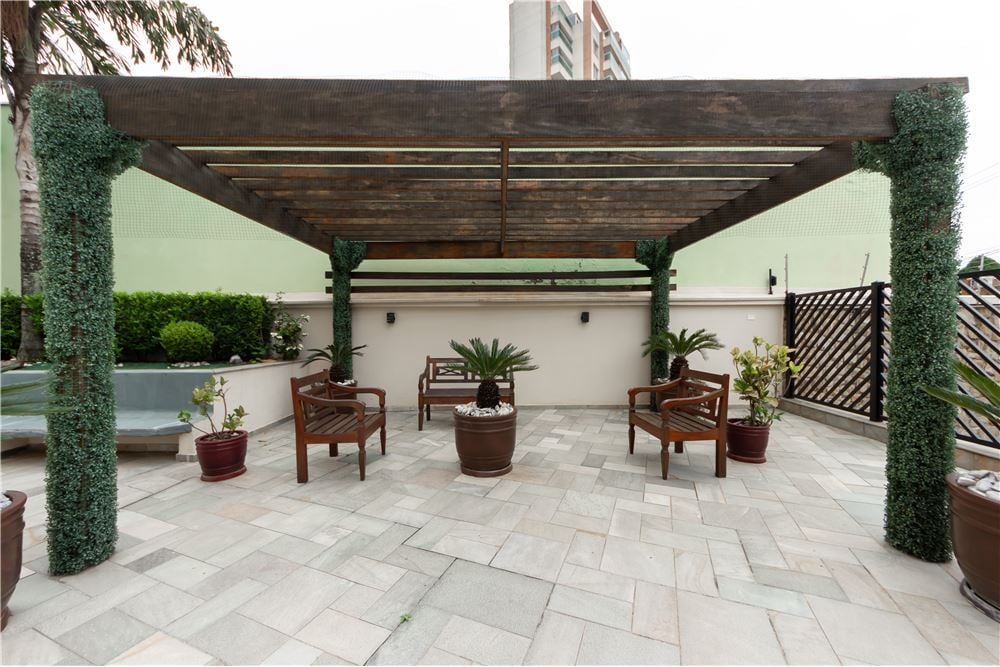 VFB 298 Apto 601811001-43 - REMAX HomeVision Exclusividades