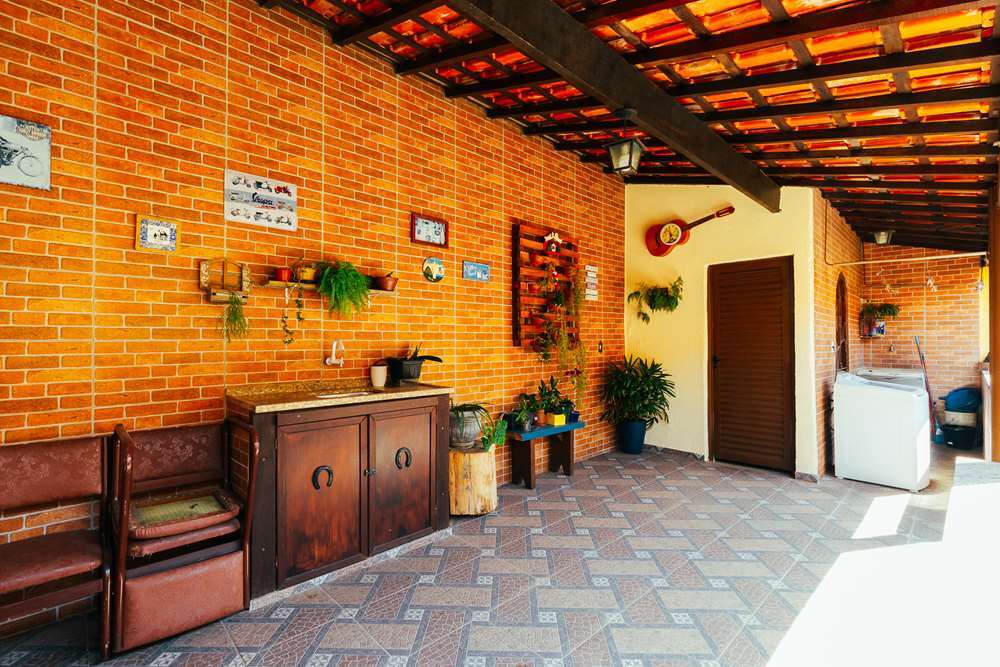 ENGR 1310 690591033-73 - REMAX Máxima Exclusividades