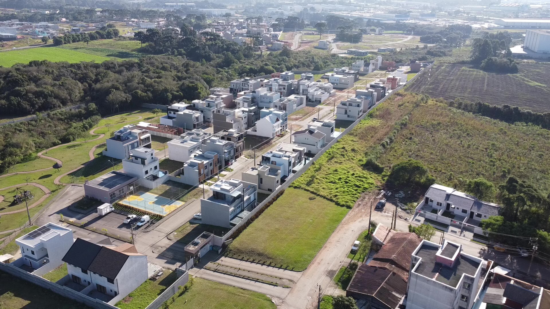 Residencial Multifamiliar de 128m² no bairro Costeira, em São José dos Pinhais | Eu Corretor
