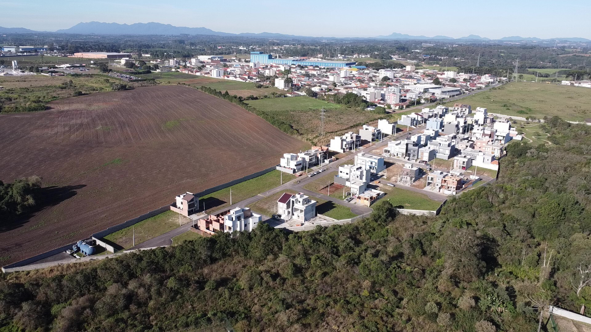 Residencial Multifamiliar de 128m² no bairro Costeira, em São José dos Pinhais | Eu Corretor