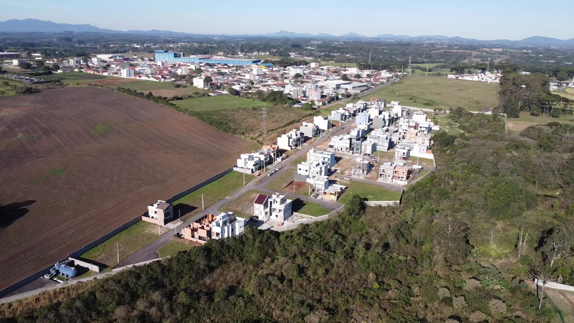 Residencial Multifamiliar de 128m² no bairro Costeira, em São José dos Pinhais | Eu Corretor