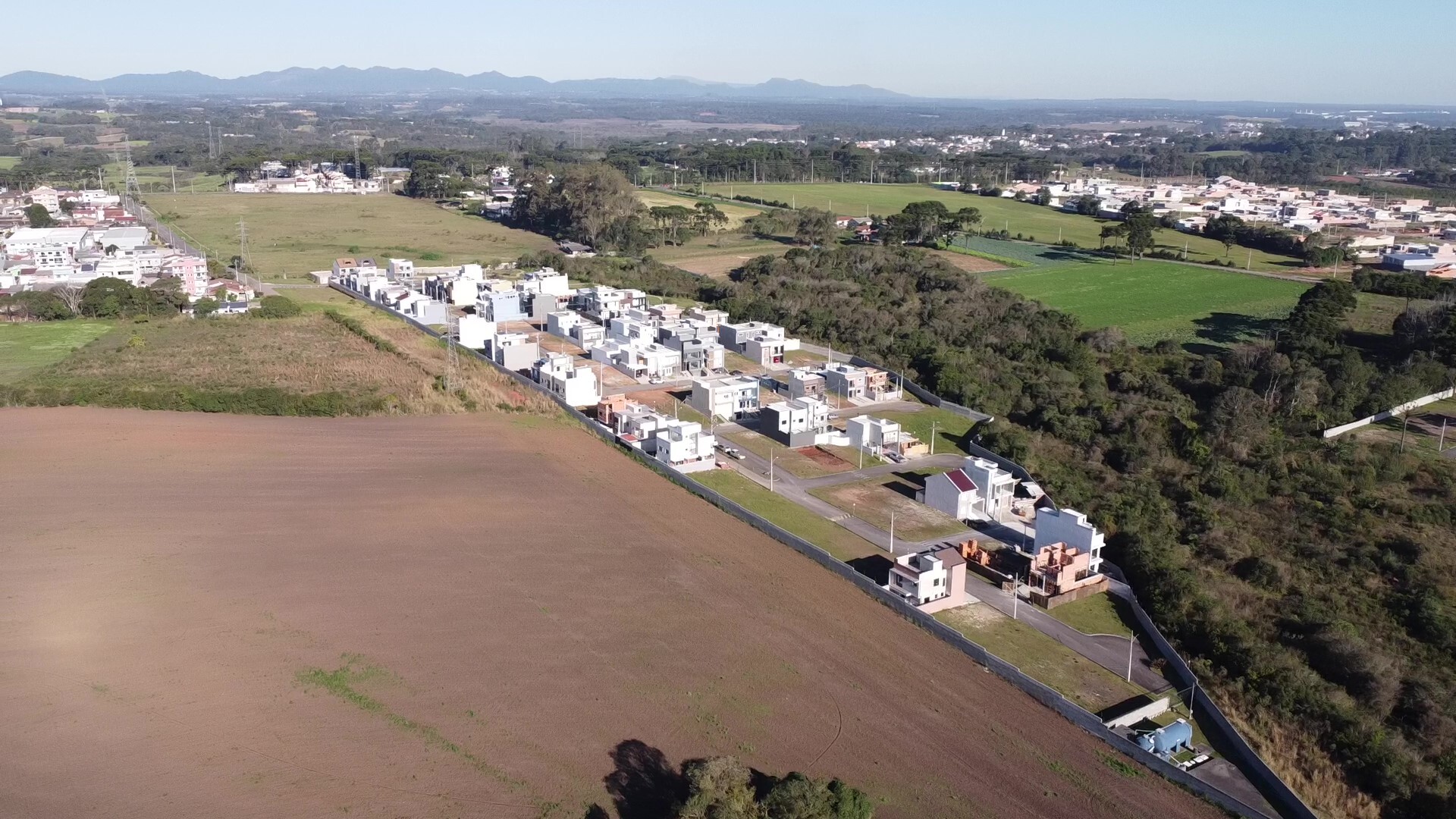 Residencial Multifamiliar de 128m² no bairro Costeira, em São José dos Pinhais | Eu Corretor