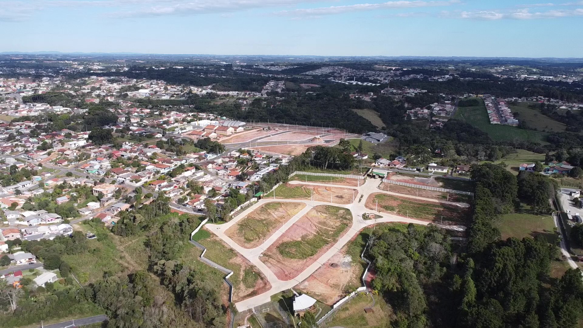 Residencial Multifamiliar de 180m² no bairro Vila Rivabem, em Campo Largo | Eu Corretor