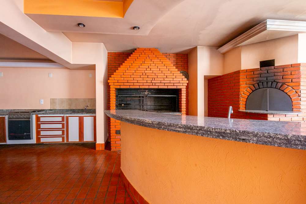 SPP 688 Apto 601081044-30 - REMAX Lepex Exclusividades