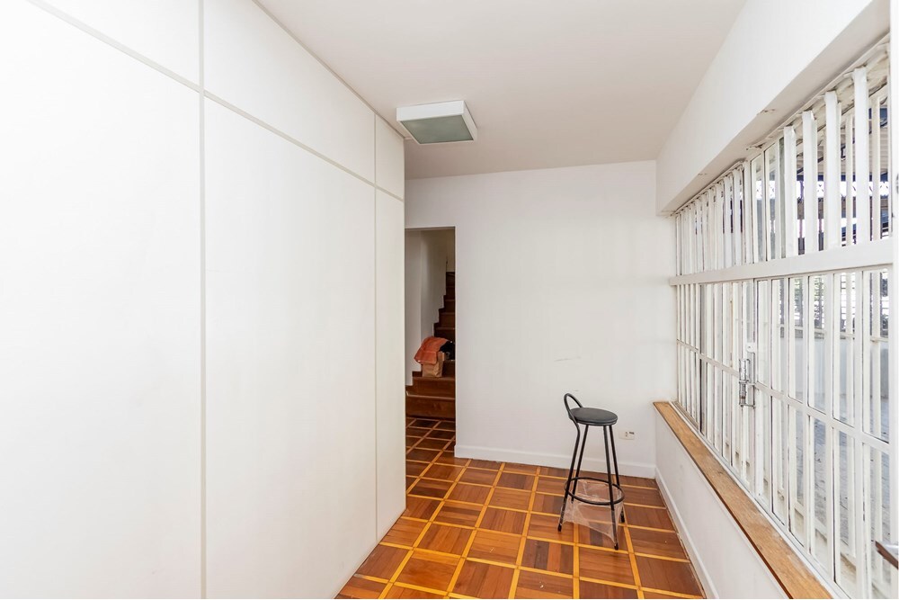 CBJDSJ 197 Loja 601361003-132 - REMAX Trio Exclusividades CBJDSJ 197 Loja 601361003-132 - REMAX Trio Exclusividades