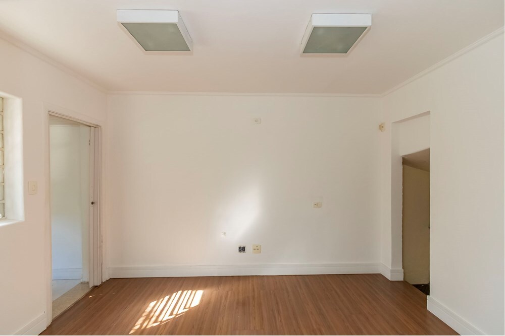 CBJDSJ 197 Loja 601361003-132 - REMAX Trio Exclusividades CBJDSJ 197 Loja 601361003-132 - REMAX Trio Exclusividades