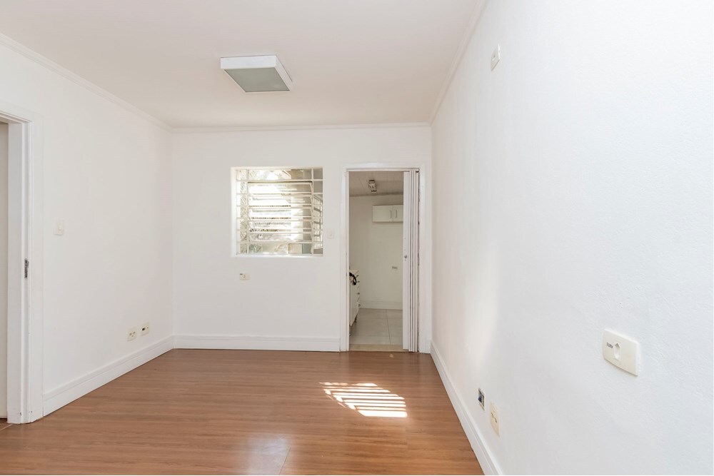 CBJDSJ 197 Loja 601361003-132 - REMAX Trio Exclusividades CBJDSJ 197 Loja 601361003-132 - REMAX Trio Exclusividades