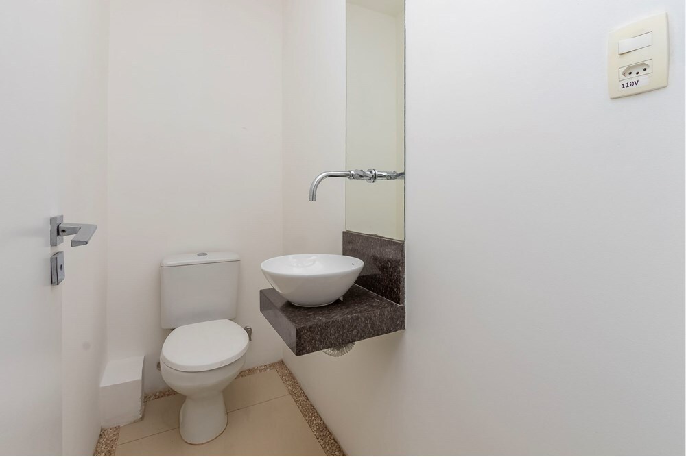 CBJDSJ 197 Loja 601361003-132 - REMAX Trio Exclusividades CBJDSJ 197 Loja 601361003-132 - REMAX Trio Exclusividades