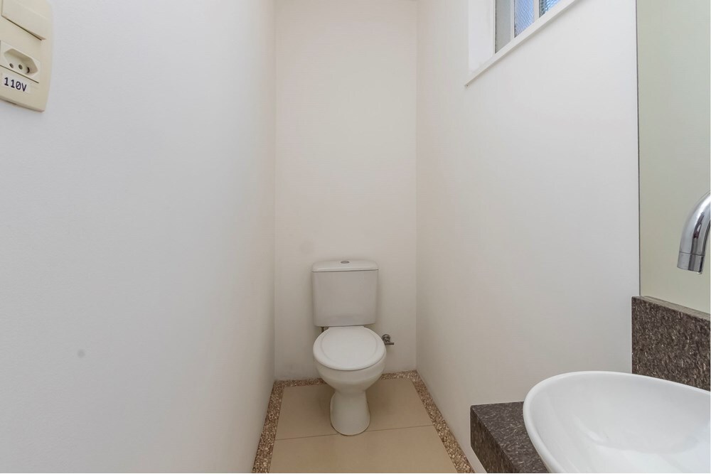 CBJDSJ 197 Loja 601361003-132 - REMAX Trio Exclusividades CBJDSJ 197 Loja 601361003-132 - REMAX Trio Exclusividades