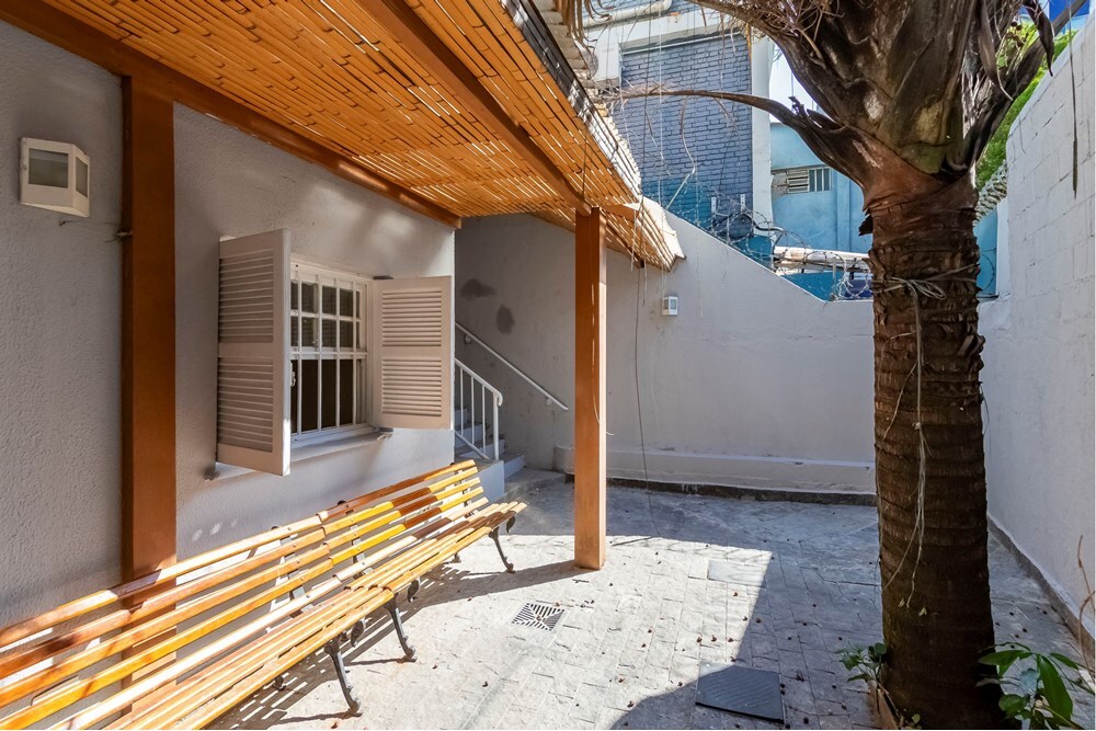 CBJDSJ 197 Loja 601361003-132 - REMAX Trio Exclusividades CBJDSJ 197 Loja 601361003-132 - REMAX Trio Exclusividades