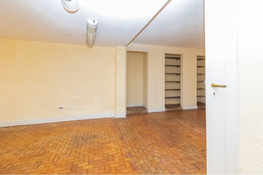 CBJDSJ 197 Loja 601361003-132 - REMAX Trio Exclusividades CBJDSJ 197 Loja 601361003-132 - REMAX Trio Exclusividades