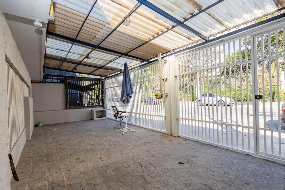 CBJDSJ 197 Loja 601361003-132 - REMAX Trio Exclusividades CBJDSJ 197 Loja 601361003-132 - REMAX Trio Exclusividades