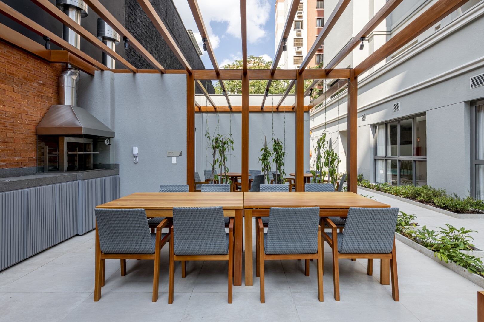 Residencial Multifamiliar de 2 quartos, 54m² no bairro Passo da Areia, em Porto Alegre | Eu Corretor